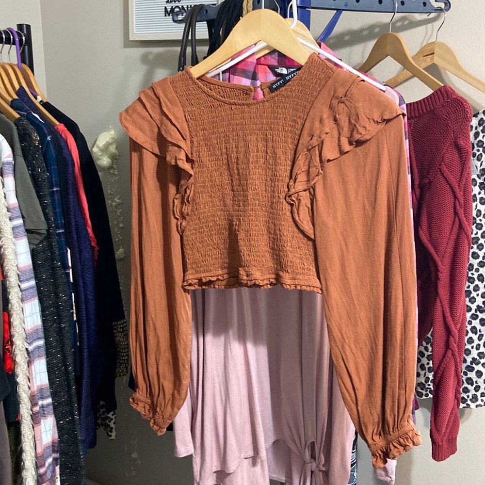 58. Hyfve Hyfve Hyfve Crop Top- ptp: 14” l: 14”